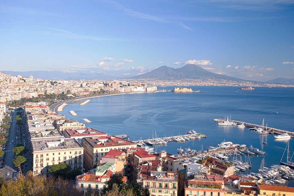 Moving To Naples MoveHub moving-to-naples-movehub