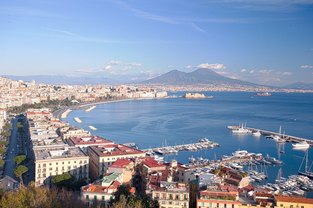 10 Things You'll Love About Living in Naples [2024 Guide]