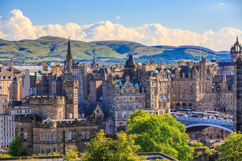 Moving to Edinburgh from the US MoveHub