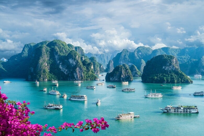 a view of Hạ Long Bay, Vietnam